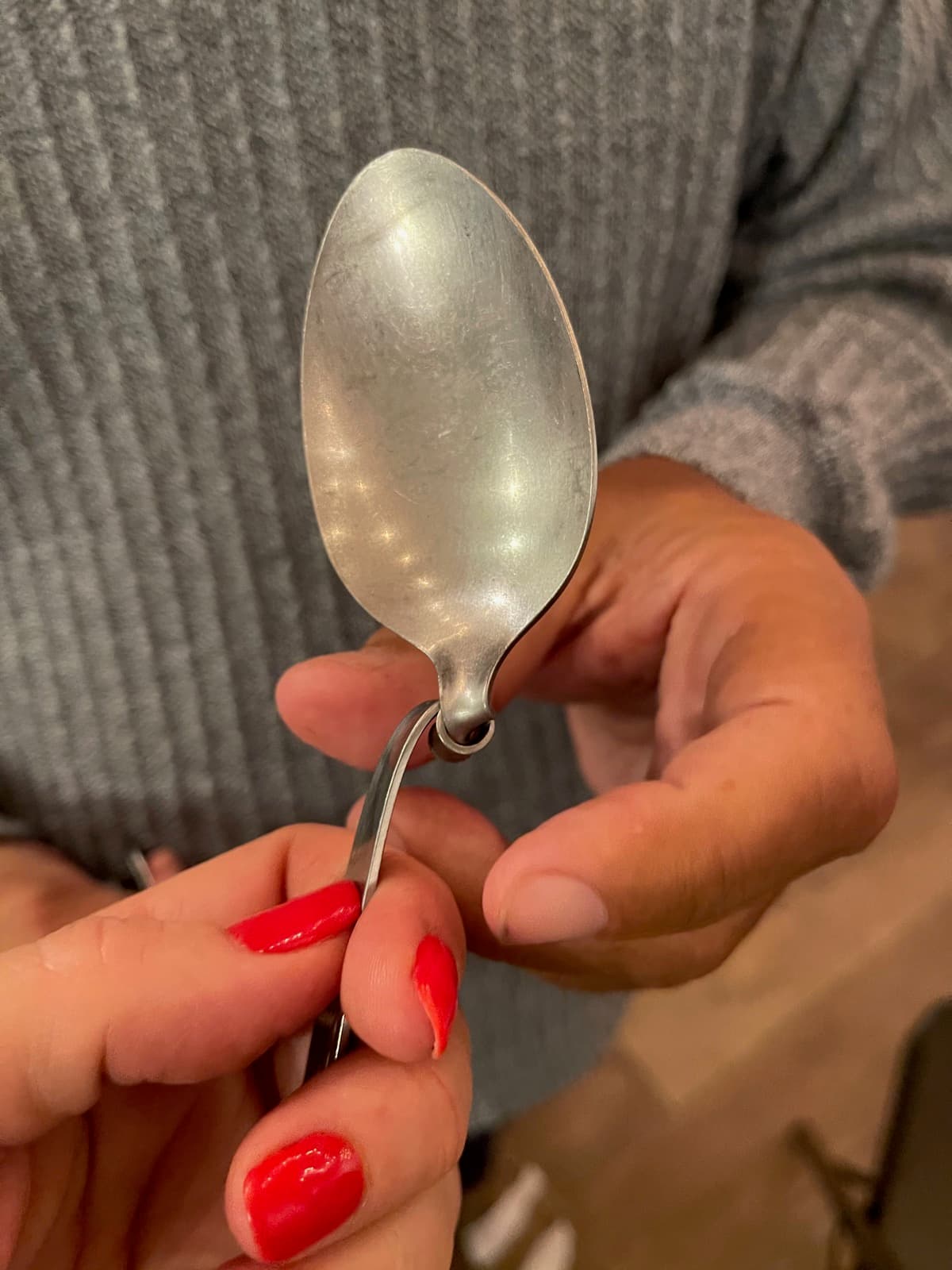 Spoon Bending — image 30
